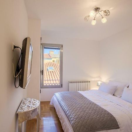 Apartment San Rocco Center Пула Екстериор снимка