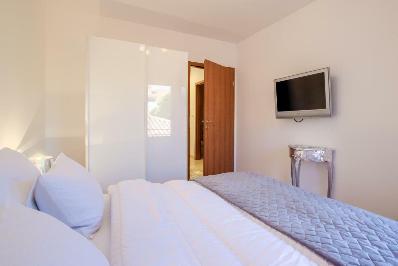 Apartment San Rocco Center Пула Екстериор снимка