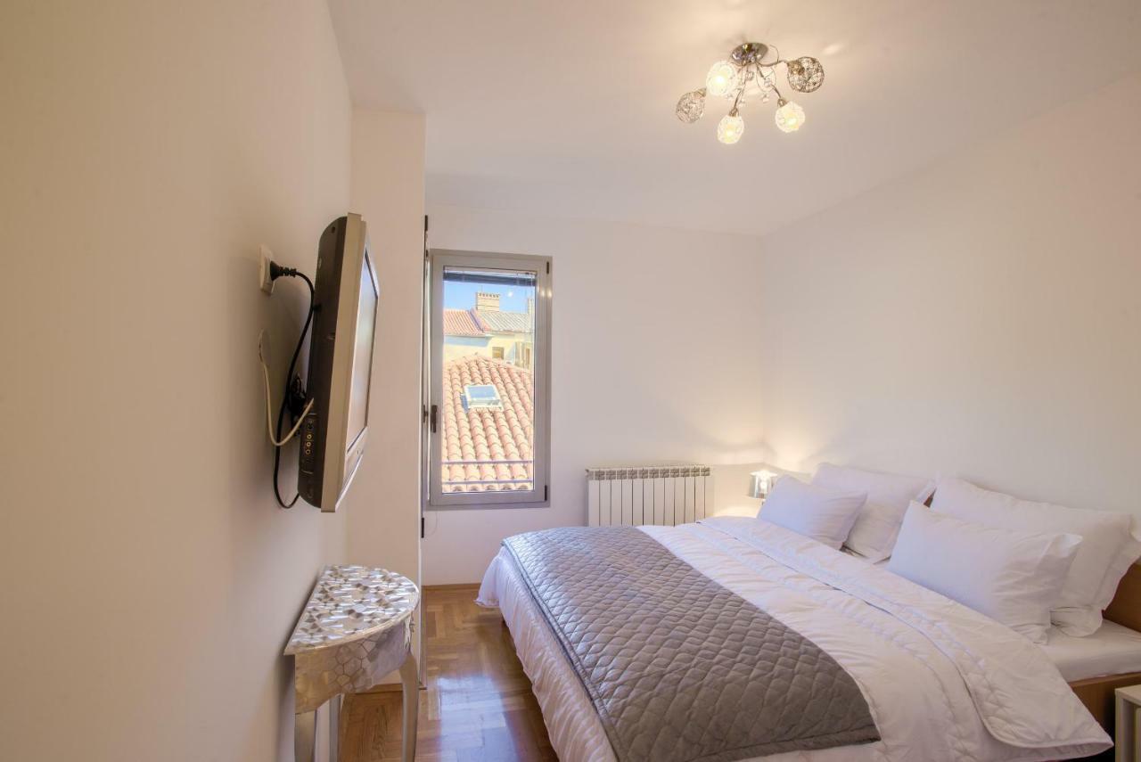 Apartment San Rocco Center Пула Екстериор снимка